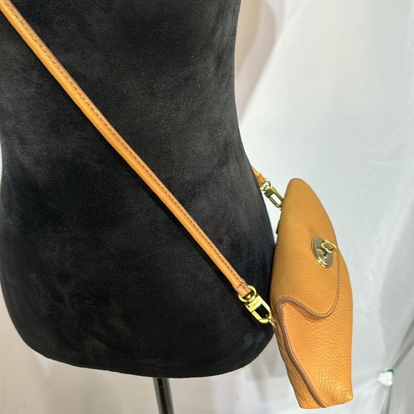 🔥SALE FOSSIL Monica Genuine Leather Turn-lock 
Crossbody - Picture 2 of 10